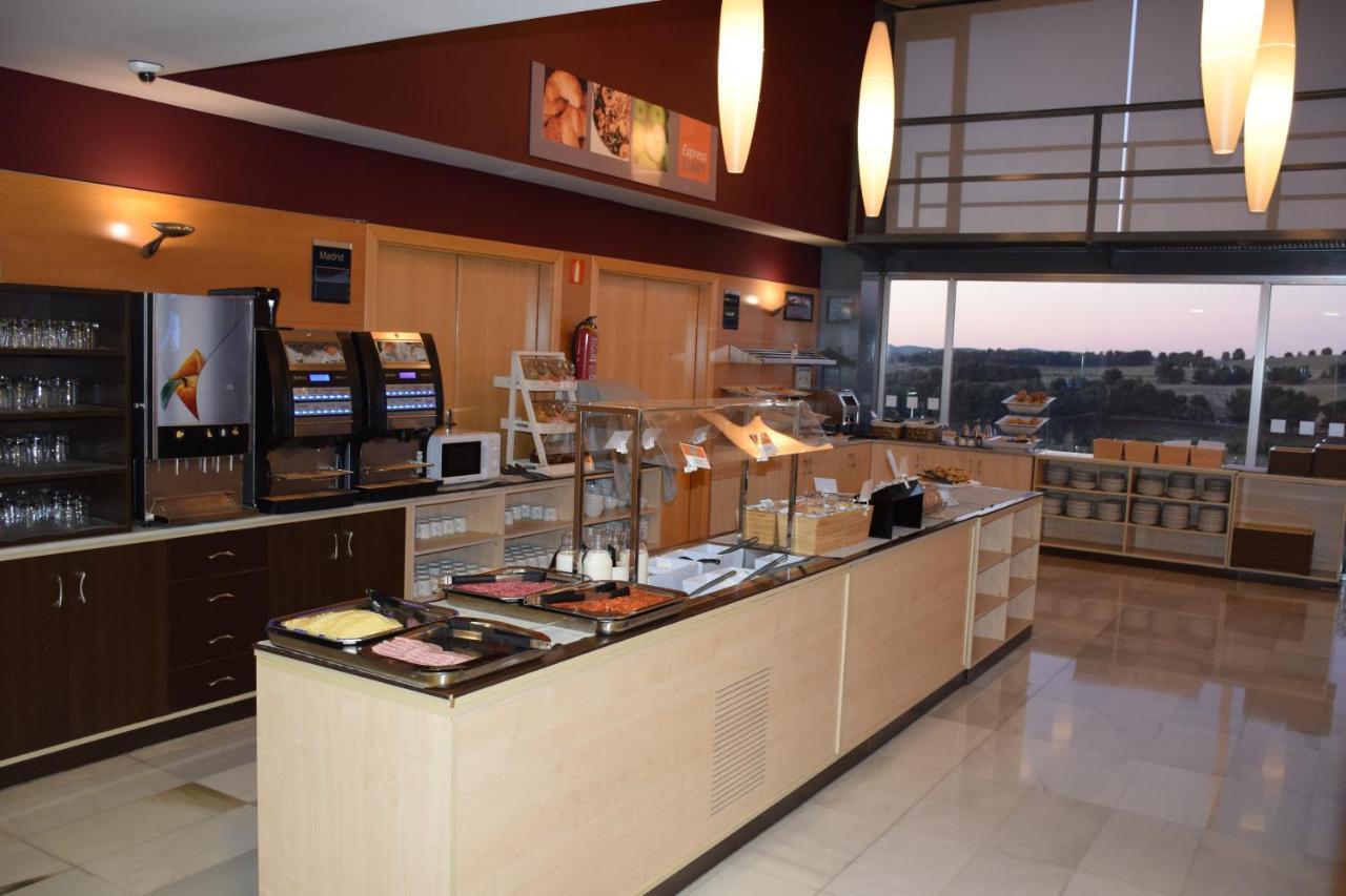 Hotel Holiday Inn Express Madrid-Rivas By Ihg Екстер'єр фото